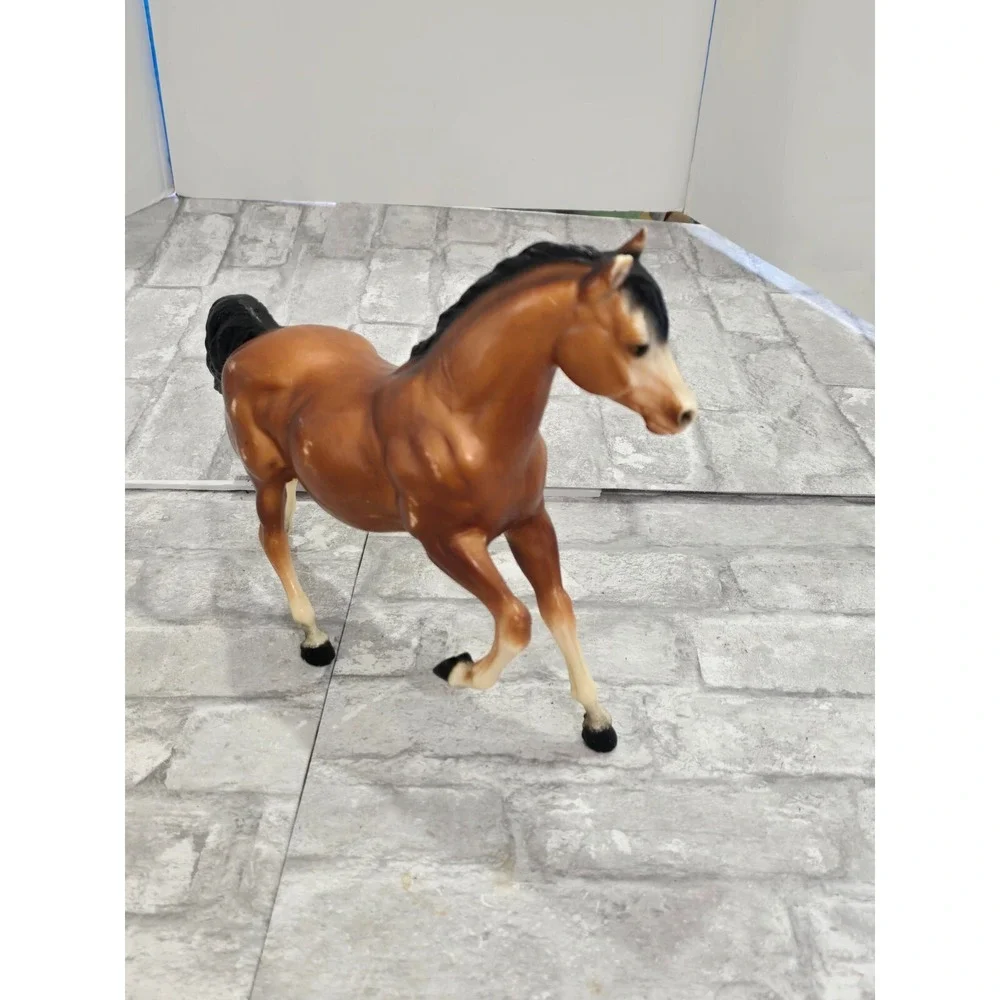Vintage Breyer Running Mare Sugar 124‎ Bay Vintage Traditional Model Horse FLAW